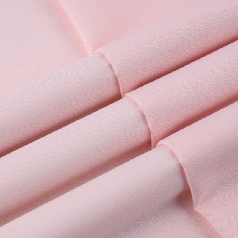 Egyszerű poplin anyag inghez, 60×60 szálak, 80% poliészter, 20% pamut, imitáció Tencel, 125 g/m², szélesség 150 cm