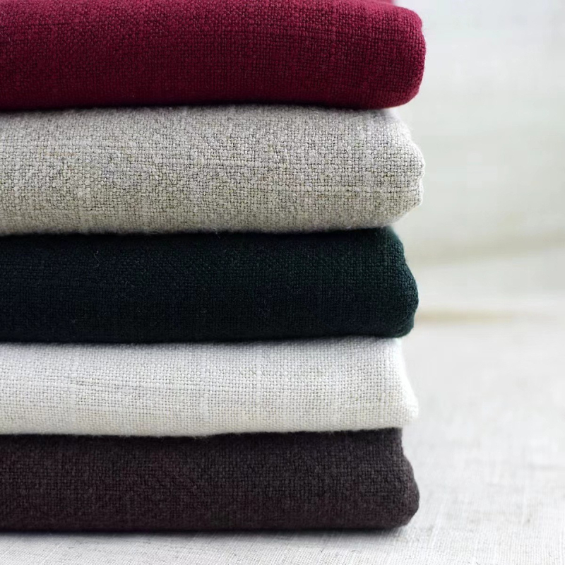 100% pamut, homokosan mosott szövet lenhatású textúrával, 21s szálak, alkalmas ingekhez és ruhákhoz