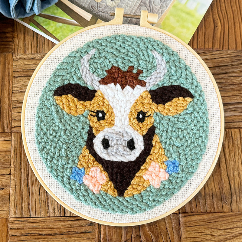 Audinio siuvimo rinkinys su gyvūnų karikatūrų motyvais — kryžminio siuvimo rinkinys, kitas siuvimo tipas, modernus minimalistinis stilius