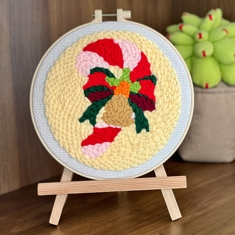 Audinio siuvimo rinkinys su gyvūnų karikatūrų motyvais — kryžminio siuvimo rinkinys, kitas siuvimo tipas, modernus minimalistinis stilius