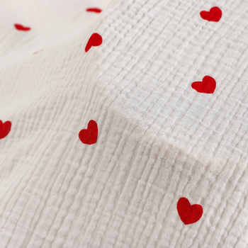 100% pamut, szívmintás, dupla réteg géz krepp anyag, digitális nyomtatás, mosott textúra