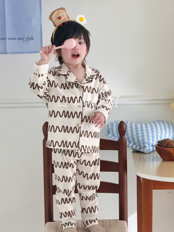 Gyerekeknek szóló uniszex otthoni ruházat készlet, koreai stílusú, felosztott dizájn, pamut 89,5%, képregényes nyomtatás, 3–8 éveseknek, 2025 ősz