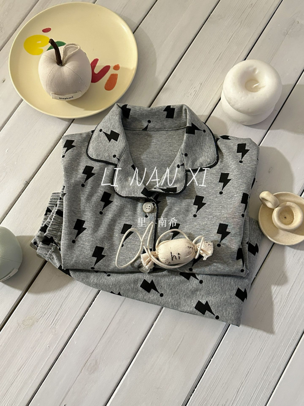 Gyerekeknek szóló uniszex otthoni ruházat készlet, koreai stílusú, felosztott dizájn, pamut 89,5%, képregényes nyomtatás, 3–8 éveseknek, 2025 ősz