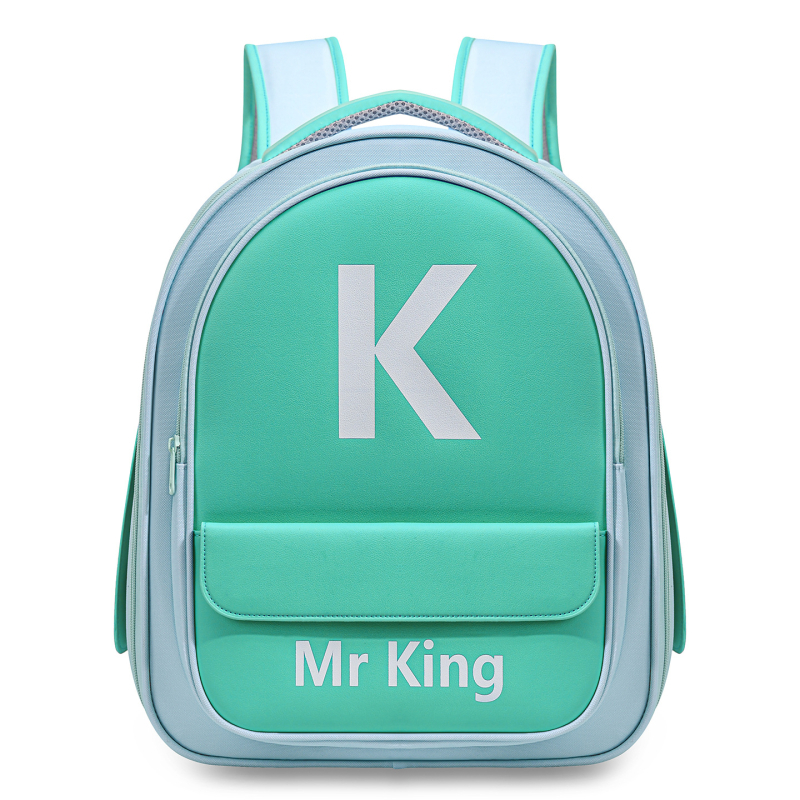 Kaķa mugursoma pastaigām, elpojoša un pārnēsājama; materiāls: zīds (900D) un PU; ietilpība vidēja; raksts krāsu saskaņots; cietība vidēja līdz mīksta.