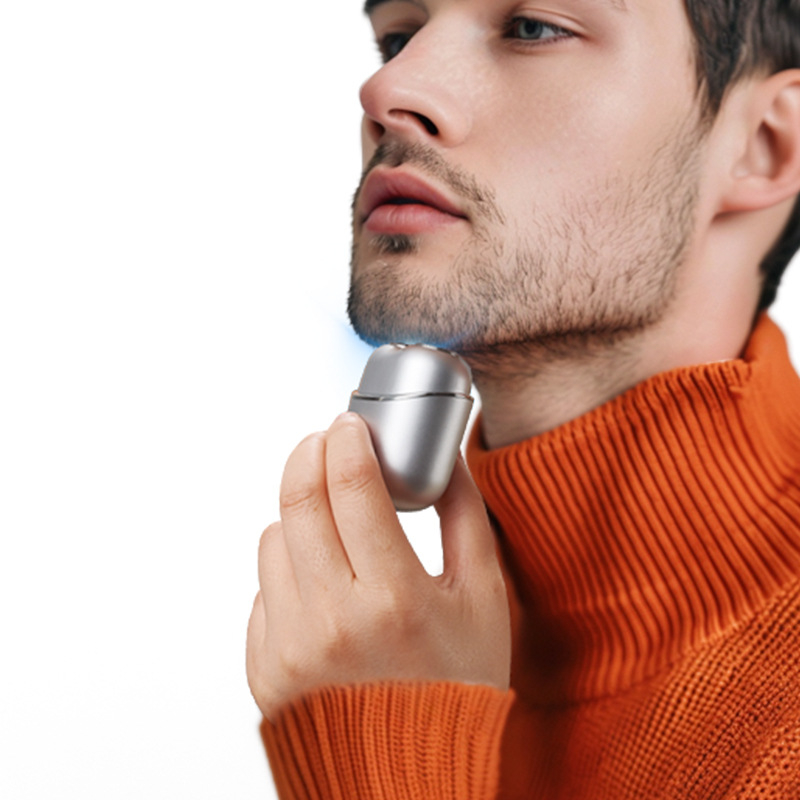 Електрическа самобръсначка с въртяща се двойна глава, водоустойчива за цялото тяло, вградена батерия 300–500 mAh, до 60 минути работа, време за зареждане 1,5 ч