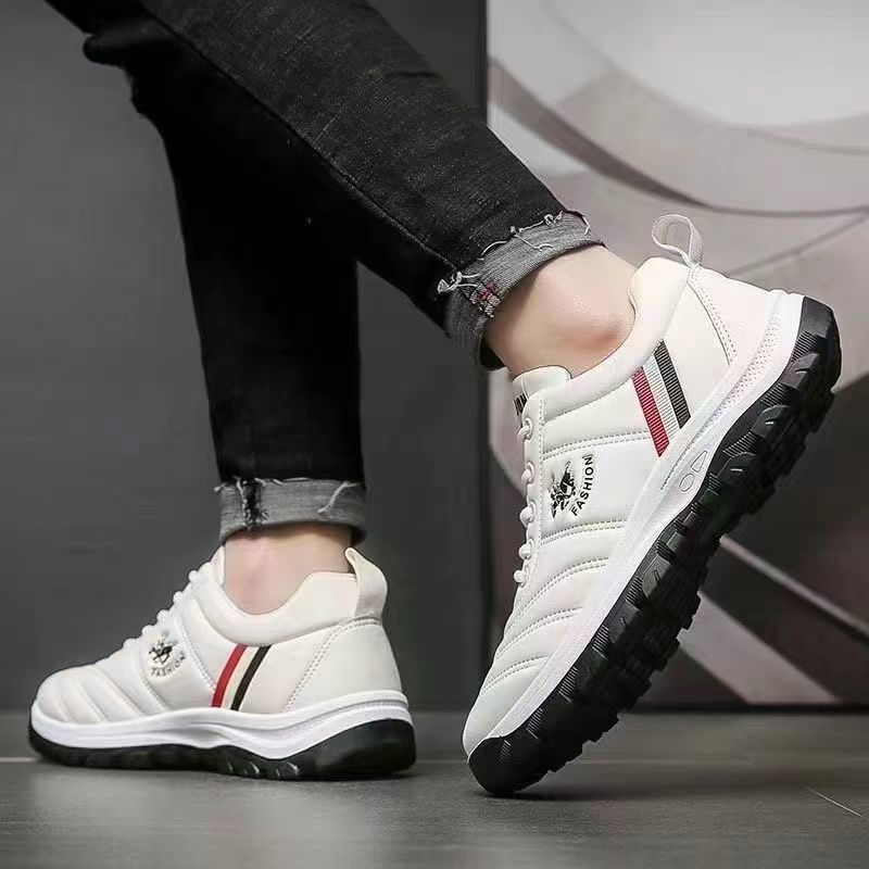 Férfi bőr tornacipő – kopásálló talp, légáteresztő, csúszásmentes, bőr felsőrész, alacsony sarkú 1-3 cm