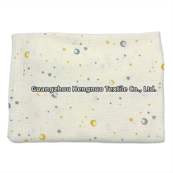 100% medvilnės dviejų sluoksnių krepp audinys su žvaigždės ir mėnulio piešiniu, tinkamas kūdikių drabužiams ir patalynėms, aplinkai draugiška spauda ir dažymas