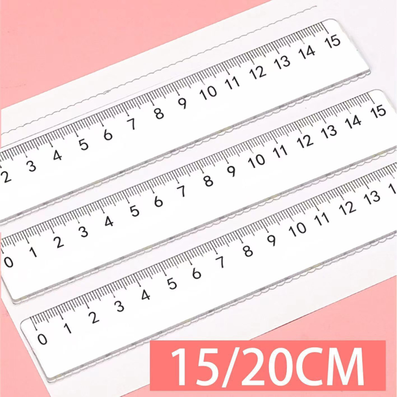 Prozirno plastično ravnalo s valovitim rubom i centimetarskom skalom za prvi razred