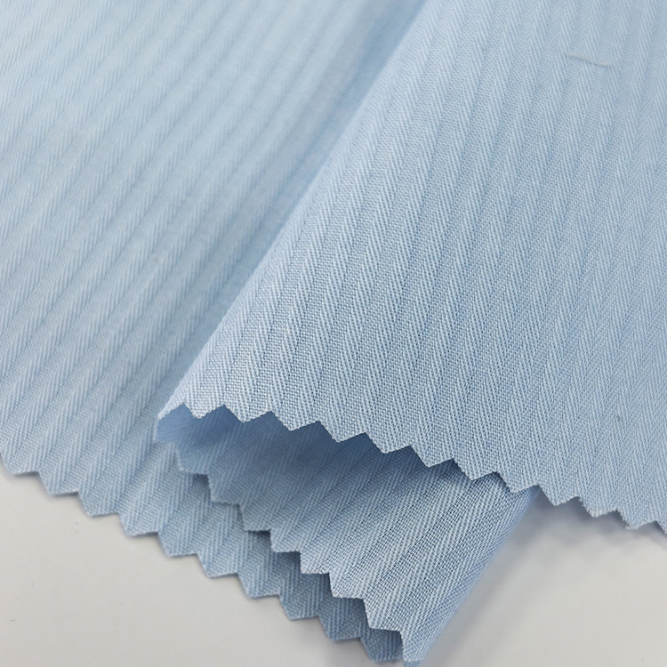 Ingekhez való pamut vászon, 100% pamut, herringbone szövés, környezetbarát festés, alkalmas ingekhez és egyenruhákhoz