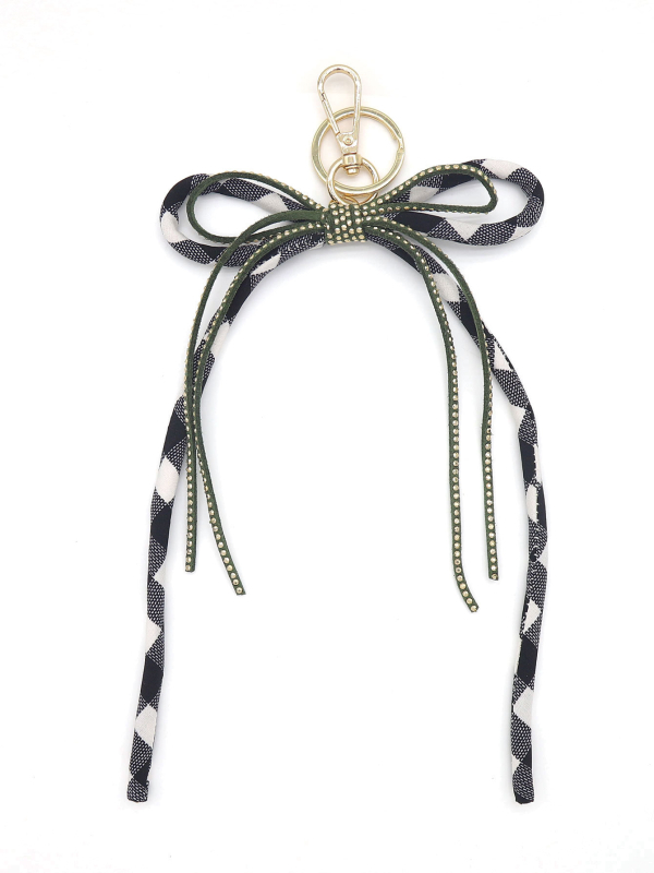 Maišelio raktų pakabukas su kaspinėlio mazgu, languotas modelis ir rhinestones, rankomis megztas iš poliesterio, vasara 2025