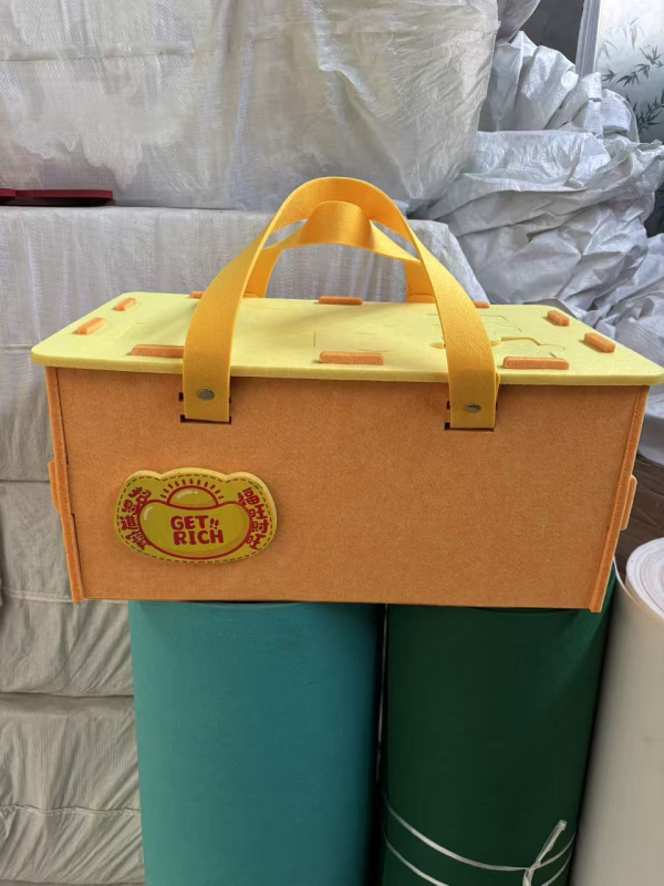 Dovanų laikymo dėžutė iš filco su dangčiu — Saixin, sintetinių pluoštų, filcas