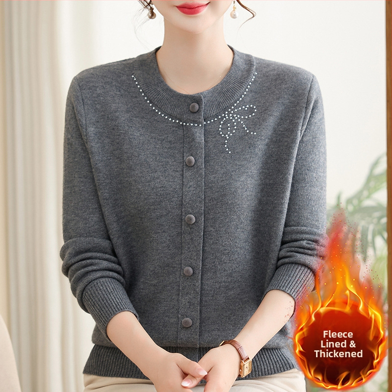 Megztinis su gobtuvu vidutinio amžiaus moterims, fliso įdaila, apvali kaklo linija, ilgomis rankovėmis, laisvas kirpimas, mašos raštas, poliesterio pluoštas 80–90%