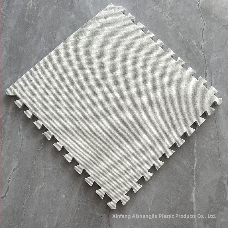 EVA putų grindų kilimėlis, kvadrato formos, vienos spalvos raštas, skalbiasi mašinoje, tinkamas svetainei, miegamajam, įėjimui ir balkonui