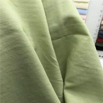 Țesătură din bumbac țesută, twill jacquard cu model herringbone, finisaj spălat, potrivită pentru cămăși, topuri, rochii, lenjerie și pijamale