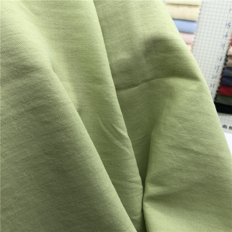 Țesătură din bumbac țesută, twill jacquard cu model herringbone, finisaj spălat, potrivită pentru cămăși, topuri, rochii, lenjerie și pijamale