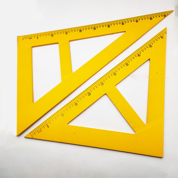 Naučni set od 4 dijela: trokutično ravnalo, kružilo, kutomjer i višenamjenski crtalo, materijal: ploča gustoće