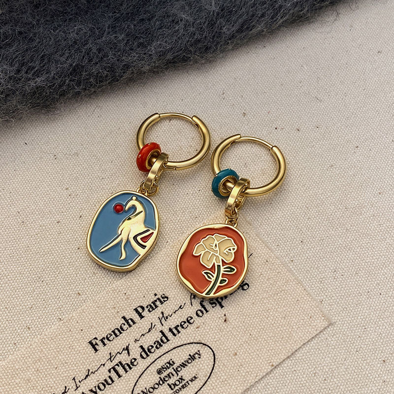 Jiuhan ausu aizbāžņi – divpusēji emalēti, ponija ziedu motīvs, elektroplātēts varš