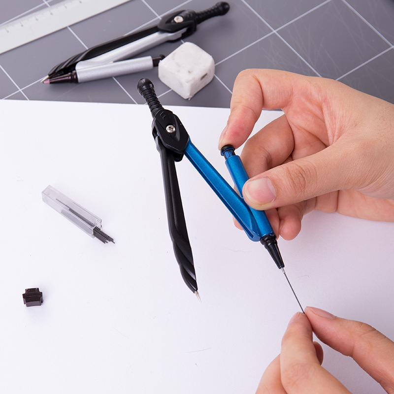 Deli 8643 plastikust kompasside komplekt, karbis pakendatud