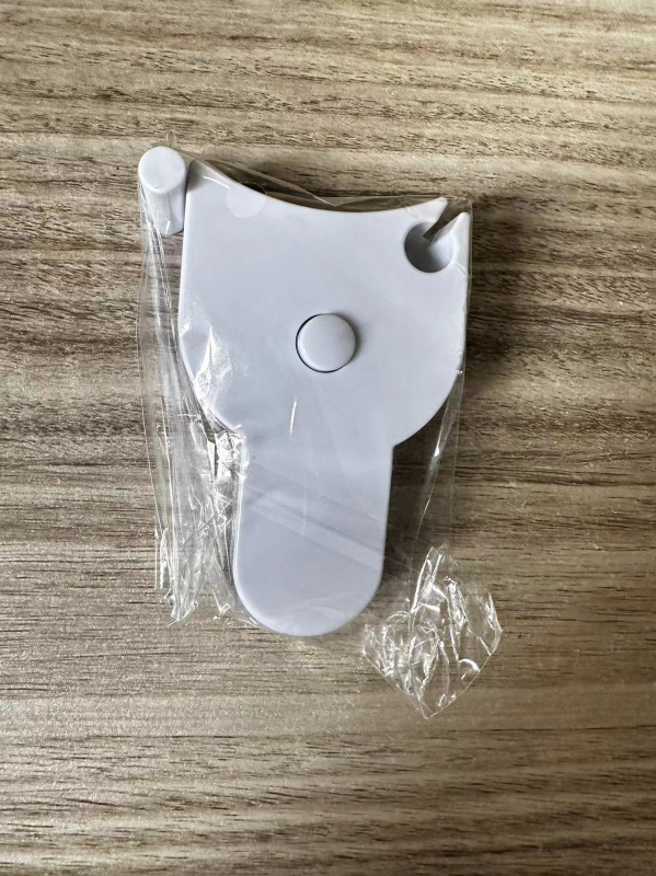 Namų naudojimui skirtas trijų apimčių matavimo liniuotė: juosmens, krūtinės ir klubų matavimui; dvipusė skalė; atsparus dėvėjimuisi; aukšta tikslumas; traukiama atgal; plastikinė