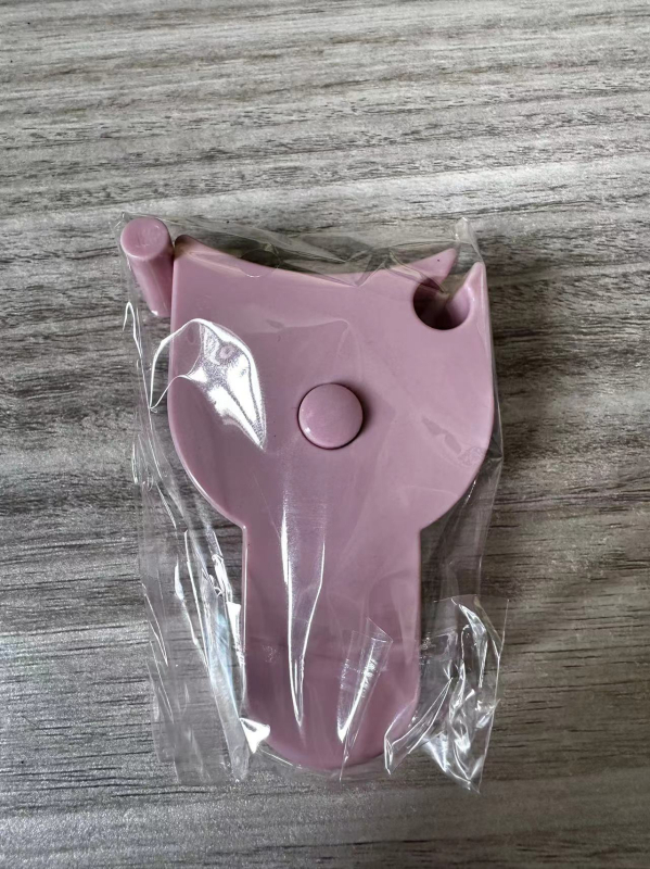 Namų naudojimui skirtas trijų apimčių matavimo liniuotė: juosmens, krūtinės ir klubų matavimui; dvipusė skalė; atsparus dėvėjimuisi; aukšta tikslumas; traukiama atgal; plastikinė