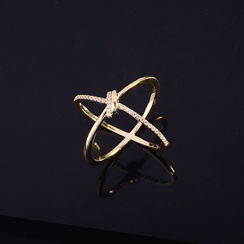 Šalles sprādze ar stūra mezglu, vara materiāls, cirkona mozaika, elektroplakēts pārklājums, ģeometrijisks universālais dizains