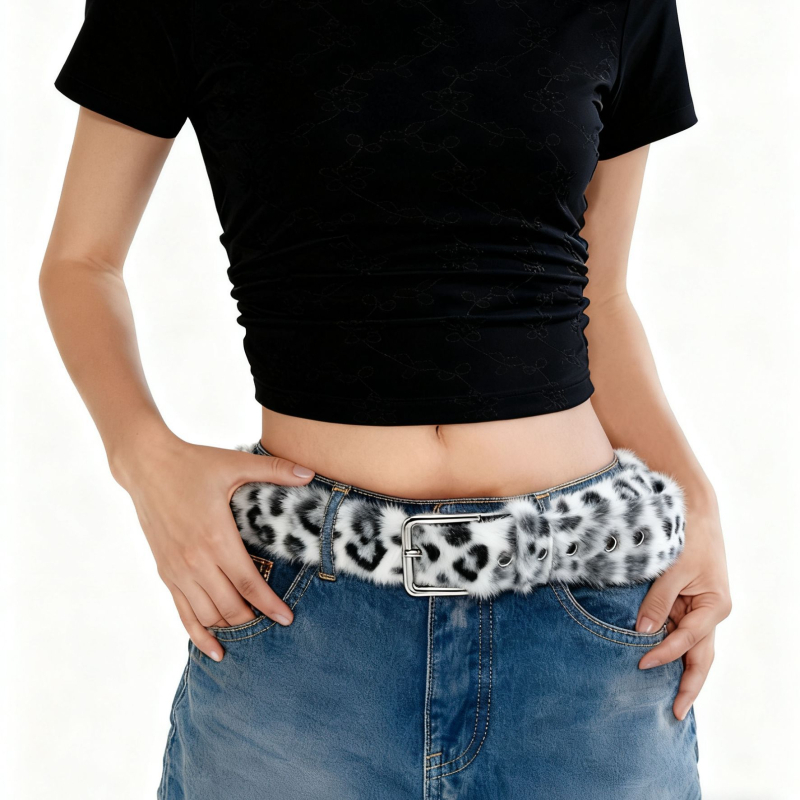 Imitatsioonnahast vöök alloy-spragiga, pin-lukuga, 2–4 cm laius, pank stiil.