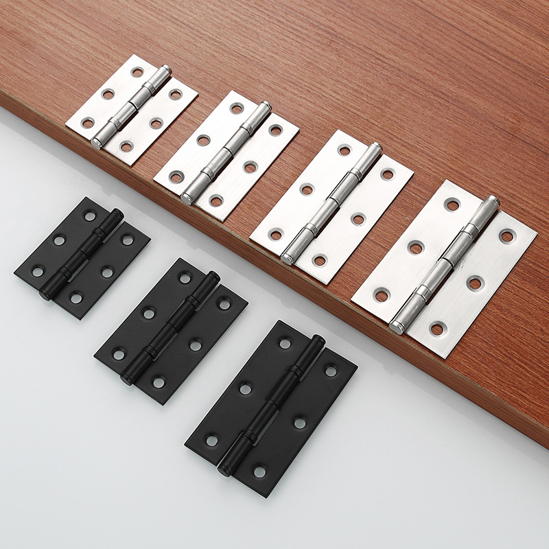 Roostevabast terasest kinnitusliigesed kappidele, ustele ja akendele; viimistlus: harjatud ja pihustatud; stiil: kaasaegne minimalistlik.