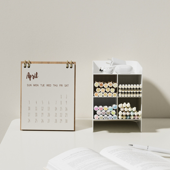 Laua peal olev raamatukorraldaja sektsioonidega, mudel JX2417, PS-plastik, maht 2L, sobib magamistuppa või õppimisruumisse