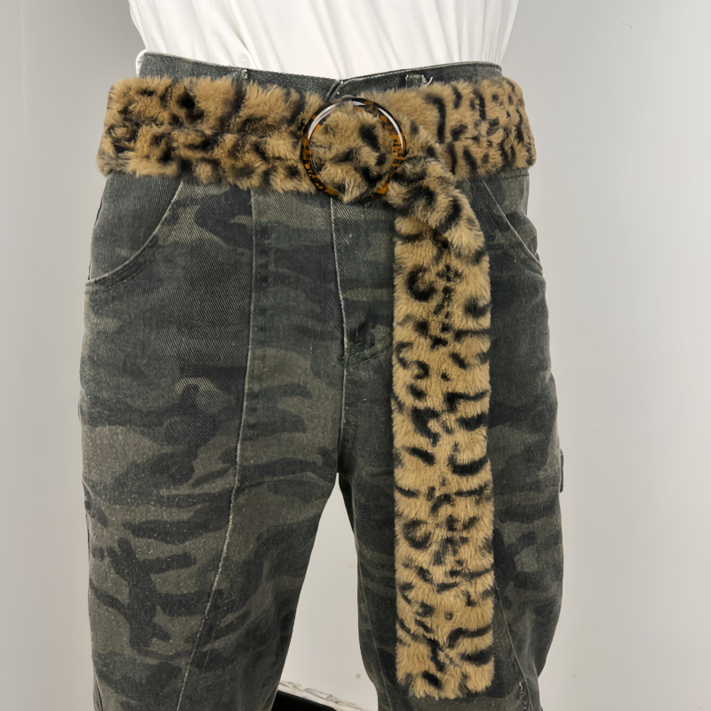 Pojas s leopard uzorkom od velura, metalna kopča, širina >4 cm, ulični stil