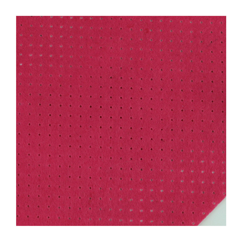 Poliesteru perforēta adatu nesasēta audums, platums 110 cm, svars 150–400 g/m², elpojošs, medicīnas un higiēnas audumiem un apģērbu oderei