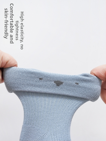 Beebide sokid kammitud puuvillast; hingavad, imavad higi; keskmise pikkusega toru; kolm paari pakendis