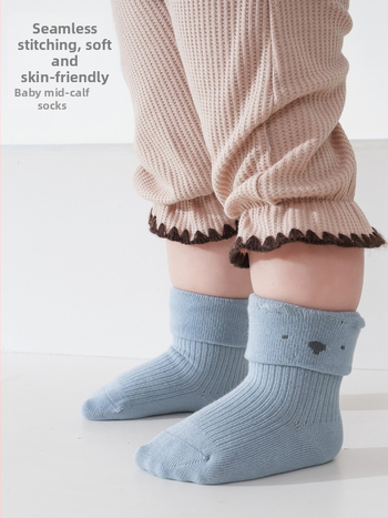 Beebide sokid kammitud puuvillast; hingavad, imavad higi; keskmise pikkusega toru; kolm paari pakendis