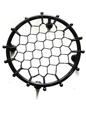 Sisemine korvpallitreeninguvõrk raua raamiga, pallikorraldaja ja korvpallilaud