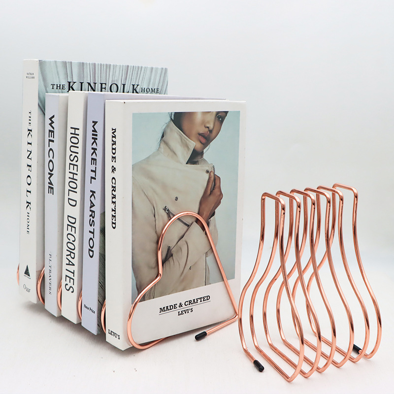 Išsitiesiantis širdies formos metalinis knygų laikiklis ant stalo – kompaktiškas žurnalų laikymo laikiklis. Modelis: Shrink bookend; Prekės kodas: Retractable bookend; Medžiaga: Metalas; Grynasis svoris: 275 g