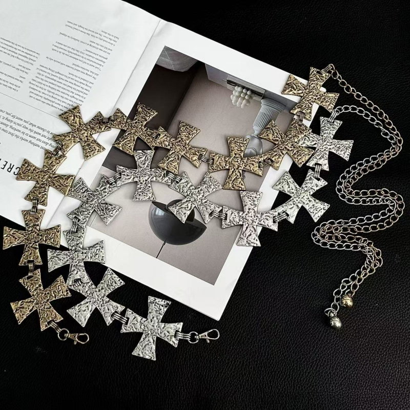 Metalo juosmens grandinėlė su kryžiaus motyvu, hip-hop stilius, pritaikymas galimas