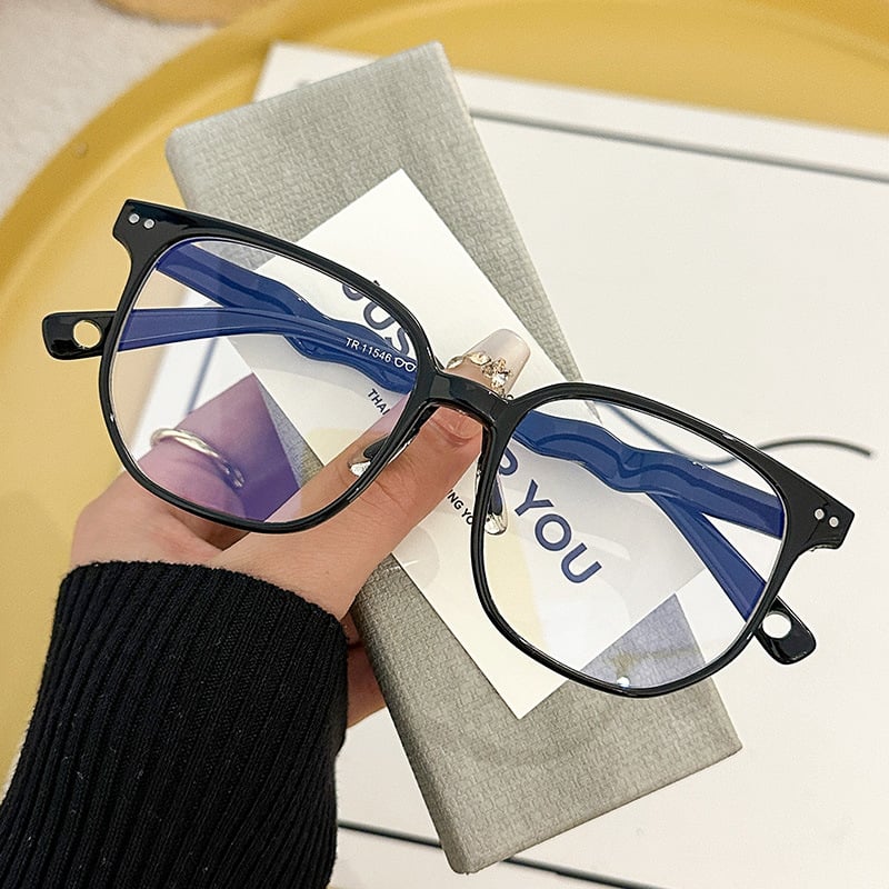 Akiniai su padengtais lęšiais, plastmasinis rėmas, modelis 11546, lęšio storis 1.0 mm, pavasaris 2025