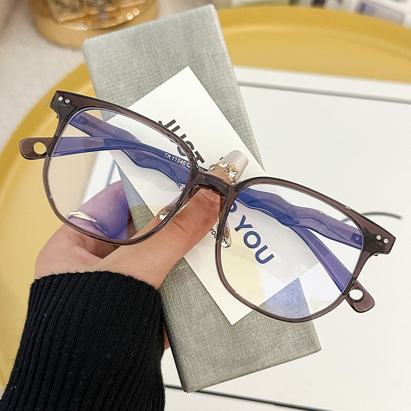 Akiniai su padengtais lęšiais, plastmasinis rėmas, modelis 11546, lęšio storis 1.0 mm, pavasaris 2025