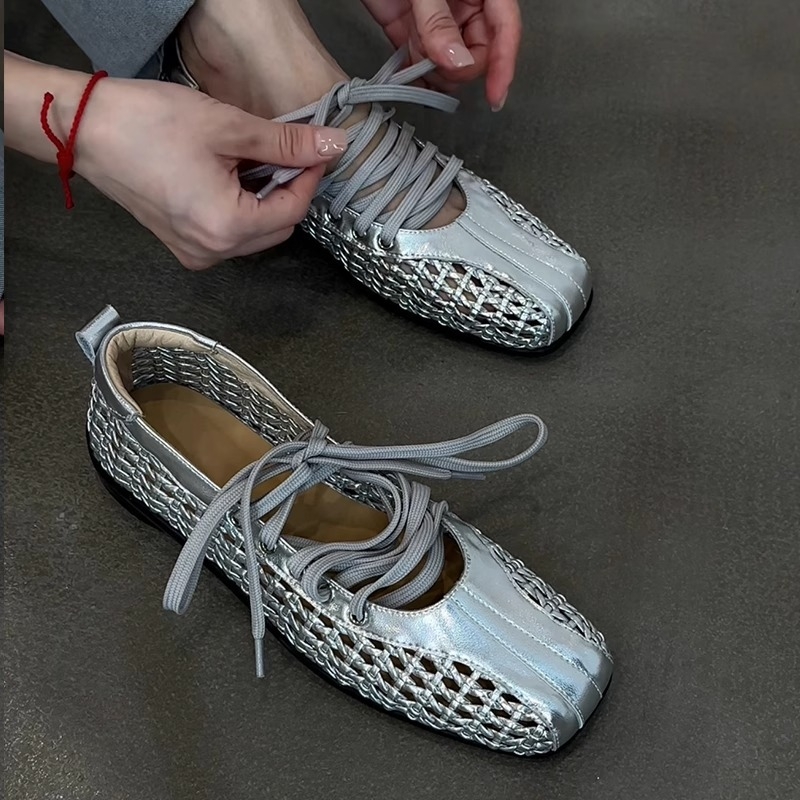 PU ülaosaga baleriinad, ümmarguse varba otsaga, madal konts 1–3 cm, kummist tald