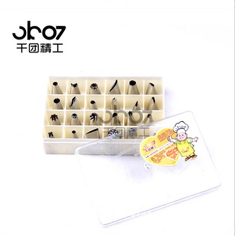 24 gab. dekora sprauslu komplekts no 304 nerūsējošā tērauda kastē