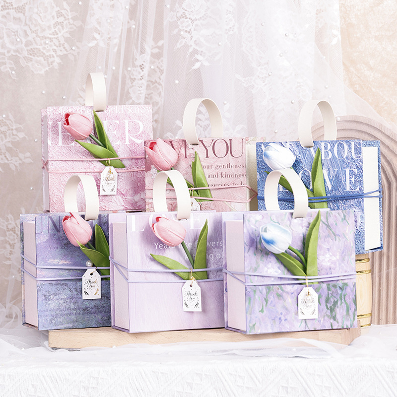 Pulmadeks mõeldud kinkekarp vöökäepidemega, uus Euroopa stiil, materjal: paber, kuumpressimine, stiil: veidi värske, karbi tüüp: kunstilised variatsioonid