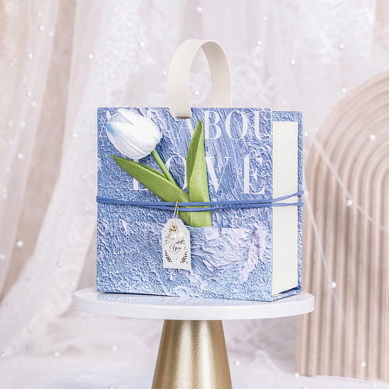 Pulmadeks mõeldud kinkekarp vöökäepidemega, uus Euroopa stiil, materjal: paber, kuumpressimine, stiil: veidi värske, karbi tüüp: kunstilised variatsioonid