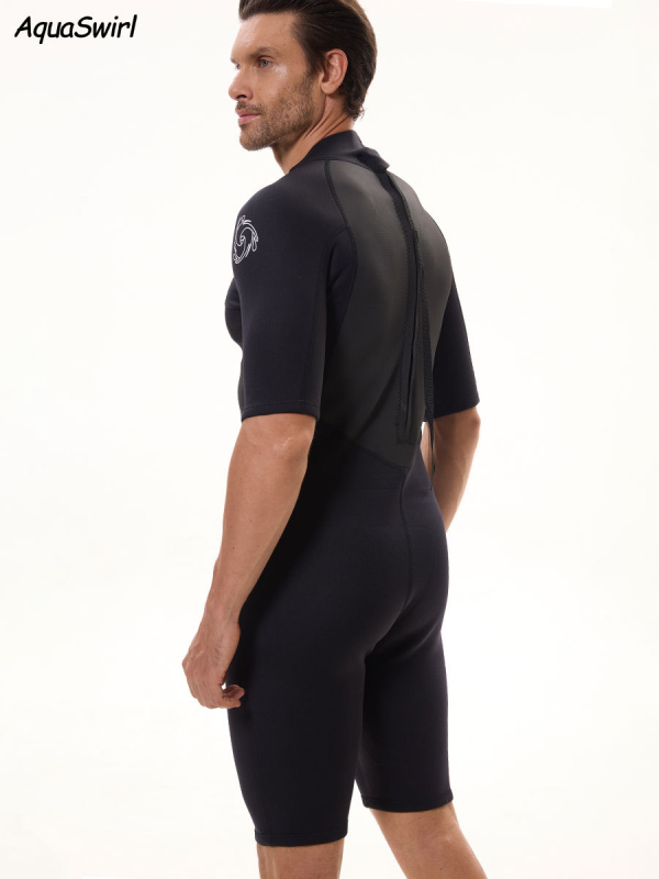 Vyrų neopreno plaukimo kostiumas su trumpomis rankovėmis – greitai džiūsta, AquaSwirl – tinkamas nardymui ir snorkeliavimui
