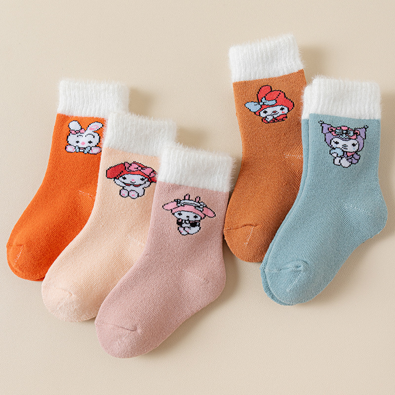 Laste paksud terry sokid polüesterist, keskmise pikkusega, karikatüübiga, talveks