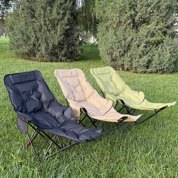 Lauko sulankstoma kempingo kėdė su medvilnine užpilde ir kojų atrama