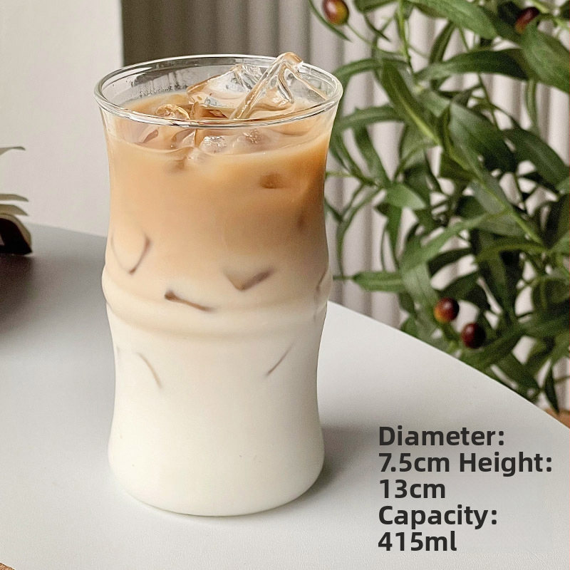 Чаша за напитки от висок боросиликатно стъкло, еднослойна, неравна форма, с печатано лого, ръчно издухана