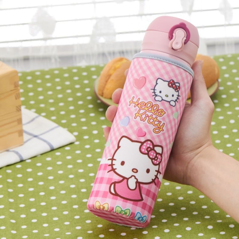 Termo puodelio uždangalas, animacinio stiliaus, iš audinio, su raišteliu