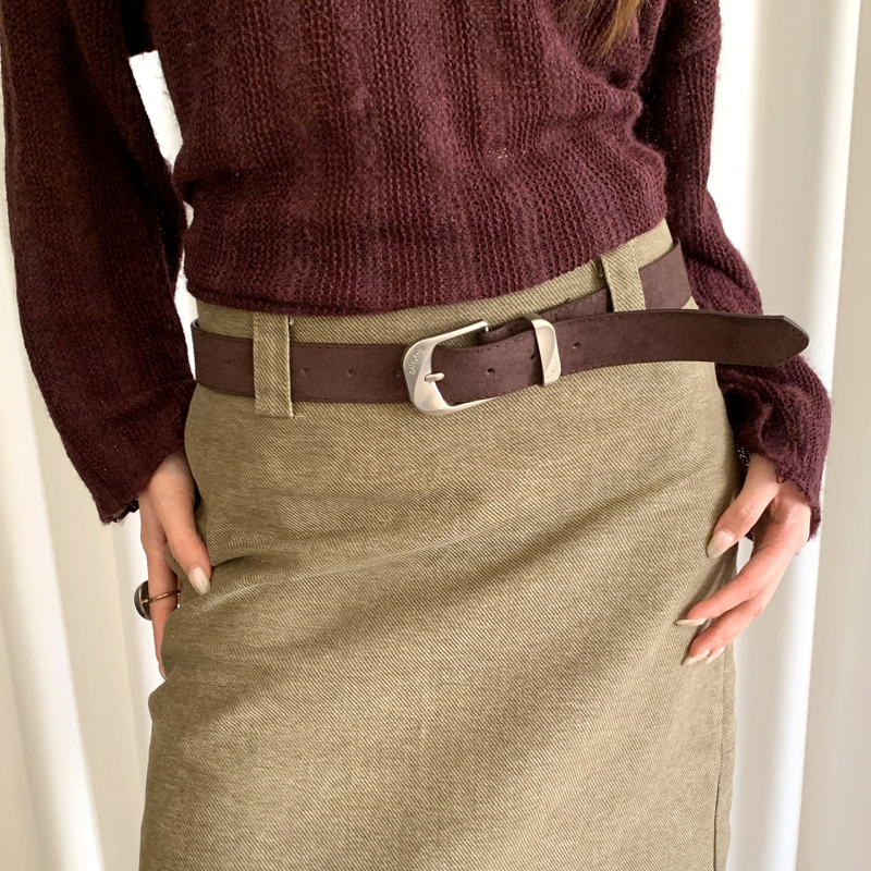 PU odinė juosta su cinko lydinio sagtimi, užsegimas su smeigtuku, pločio daugiau nei 4 cm, universalus stilius, žiemos leidimas 2025