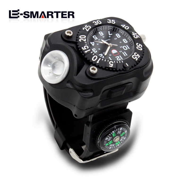 Csuklóra viselhető LED zseblámpa, 5W teljesítmény, 2400 mAh újratölthető akkumulátor, ABS test, hatótávolság 50–100 m