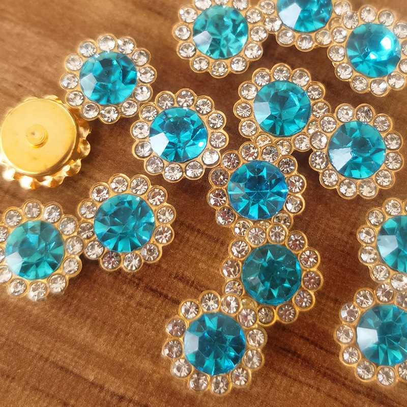 Accesoriu pentru păr cu strasuri: fundă dublu-strat în formă de floare, cu diamante cusute manual, finisaj electroplatinat