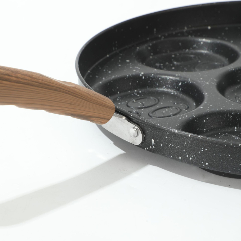 Tiganj za jaja sa sedam rupa i smiješnim dizajnom, Maifan kamen, neprijanjajući sloj, indukcijska kompatibilnost